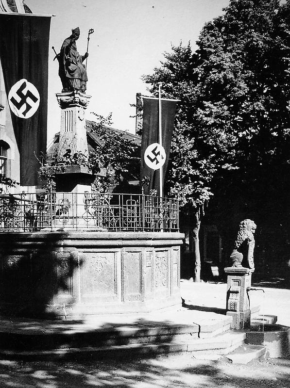 (054) marktbrunnen um 1935.jpg